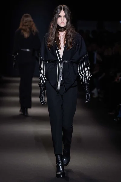 Look 4
